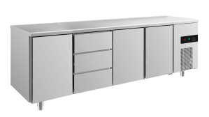 Kühltisch -2 bis +8°C 2330x700x850mm mit 3x Türen und 1x drei Schubladen